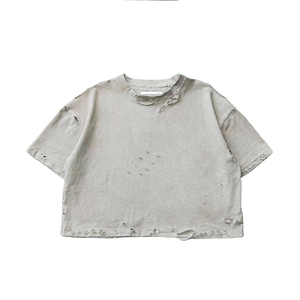 T-shirt Oversize Vintage Lavata con Logo Personalizzato, Stile Streetwear, Taglio Corto e Distressed per Uomo - Product Image 3