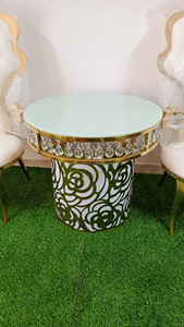 <span class=keywords><strong>Mesa</strong></span> de pastel de boda de flor redonda de <span class=keywords><strong>acero</strong></span> inoxidable dorado moderno con tapa de vidrio transparente <span class=keywords><strong>extensible</strong></span> para cenar al aire libre o uso en hoteles - Product Image 2