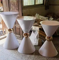 Accessoires de mariage de luxe Rocan présentoir de Table de gâteau en acier inoxydable blanc et or pour la décoration de fond de scène d'événements de fête