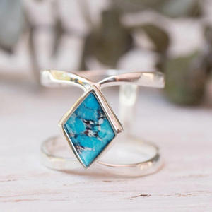 Anello Geometrico T0981 con Turchese, Pietra Naturale Quadrata con Incastonatura a Castone, Gioiello Unisex alla Moda, Idea Regalo - Product Image 2