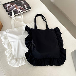 Bolso de mano de un solo hombro para <span class=keywords><strong>mujer</strong></span>, encaje de nube, catálogo de <span class=keywords><strong>revista</strong></span> de marea Vintage, tela de nailon impermeable, cadenas de encaje plisado, decoración - Product Image 4