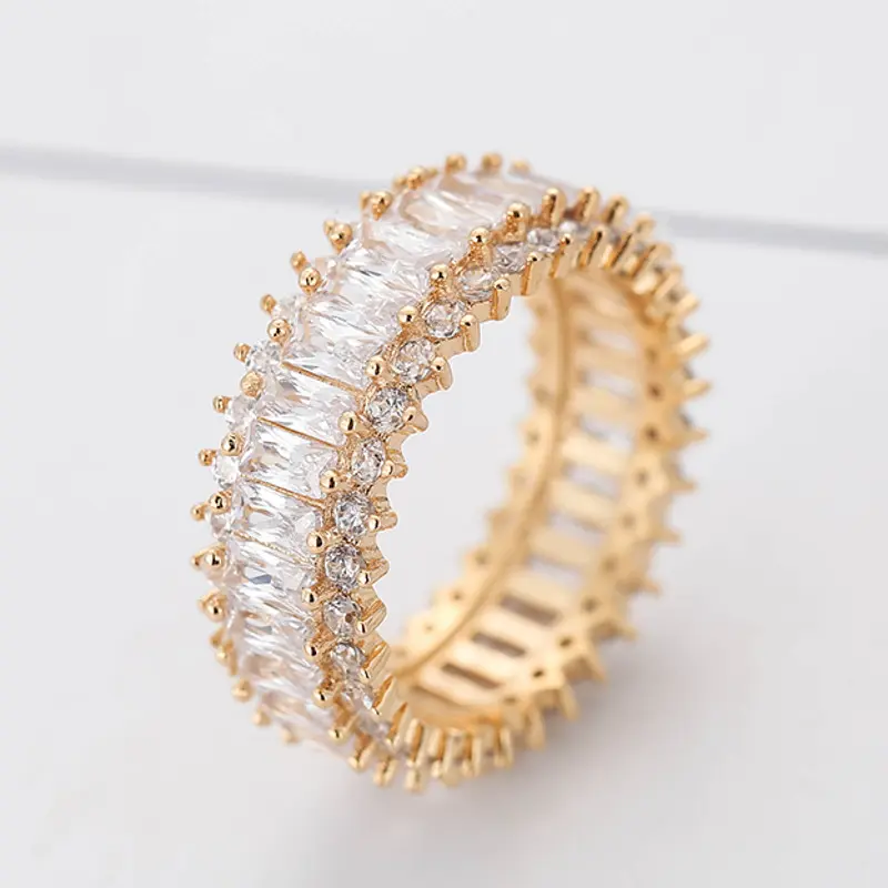 Wannee OEM Brass Engagement Band Big Rings Crystal Full Diamond Rings Cubic Zircon Rings