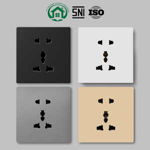 Enchufe universal de 5 pines con panel de latón y hierro en color blanco, con 2 tomas duraderas, ideal para uso residencial y general. - Product Image 6