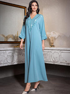 Robe longue perlée élégante de qualité supérieure en polyester pour les nuits d'automne du Ramadan et les visites de mosquées - Product Image 5