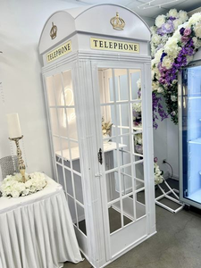 كشك هاتف أبيض مع زهرة اصطناعية ديكور زفاف دعامة كشك هاتف لندن لتزيين الزفاف - Product Image 4