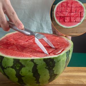 Stampo per Anguria Quadrato in Acciaio Inox 430 con Logo Personalizzato, Affettatrice 2-in-1 con Forchetta per Verdure - Product Image 3