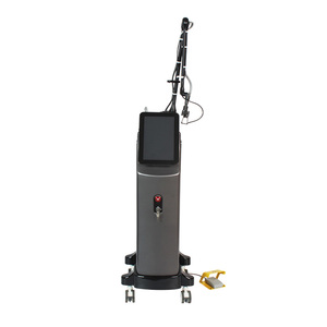 Máquina láser de CO2 fraccional para estiramiento de la piel, máquina de belleza para tratamiento de pecas y acné - Product Image 4