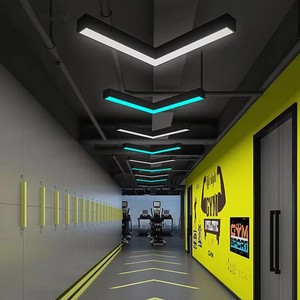 Lampe suspendue linéaire <span class=keywords><strong>LED</strong></span> en forme de V, très vendue, <span class=keywords><strong>avec</strong></span> coque en métal <span class=keywords><strong>noir</strong></span>, pour plafonds, gymnases et couloirs longs - Product Image 4