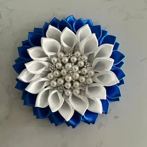 Атласная брошь в виде цветка, в стиле Дзета, с синим и белым жемчугом