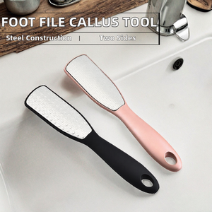 1 pièce Râpe à pieds professionnelle double face en acier inoxydable pour pédicure, éliminateur de callosités et peaux mortes, utilisable sur talons secs ou humides - Product Image 2