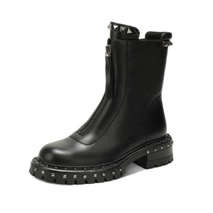 <span class=keywords><strong>Bottines</strong></span> <span class=keywords><strong>Chelsea</strong></span> rétro noires cloutées pour <span class=keywords><strong>femme</strong></span> Moncheer, avec fermeture éclair avant, semelle épaisse, style motard, design coréen, automne-été - Product Image 3