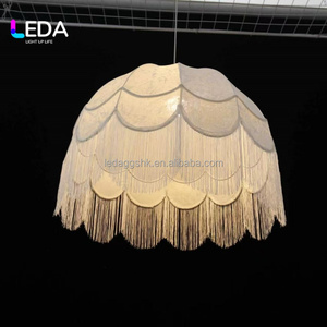 โคมไฟระย้าวินเทจ LEDA พร้อมพู่ห้อย โคมไฟแขวนเพดานงานแต่งงาน โคมไฟร่มลูกไม้ สำหรับตกแต่งเพดานห้องจัดเลี้ยงงานอีเว้นท์ - Product Image 3