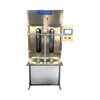 Petite machine de remplissage Baijiu de bouteille en verre semi-automatique pour l'eau, le jus, la sauce soja, le vinaigre, les condiments et les boissons