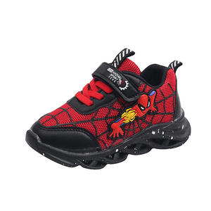 حذاء سبايدرمان رياضي شبكي مضيء للأولاد إصدار <span class=keywords><strong>2025</strong></span> الجديد من المصنع مباشرة، كاجوال للجنسين للأطفال الكبار والصغار والفتيات، سهل الارتداء ومسطح لفصل الخريف - Product Image 5