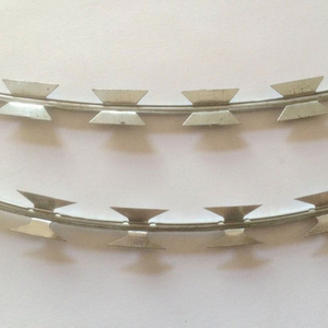 Alambre de púas de acero galvanizado de <span class=keywords><strong>doble</strong></span> cruz con diseño de cinta y <span class=keywords><strong>concertina</strong></span> - Product Image 3