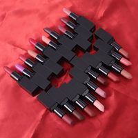 Rouge à lèvres maquillage sans cruauté concepteur végétalien vente en gros de rouge à lèvres logo personnalisé velours rouge luxe haute Pigment crémeux mat rouge à lèvres
