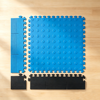 Dalles modulaires emboîtables en PVC 50x50cm 5mm à emboîtement croissant pour entrepôt et poste de travail utilitaire