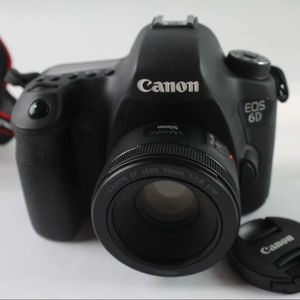 HFT Professionnel EOS <span class=keywords><strong>6D</strong></span> avec objectif <span class=keywords><strong>EF</strong></span> 50mm F/1.8 STM Appareil photo reflex numérique Capteur CMOS plein format Écran HD 3,0 pouces Carte SD Vidéo Full HD 1080P - Product Image 1