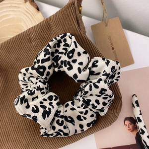 <span class=keywords><strong>Pl</strong></span> Groothandel Franse Vintage Dot Scrunchies Zwart Wit Gestreepte Darm Haarband Accessoires Voor Vrouwen Meisjes - Product Image 6