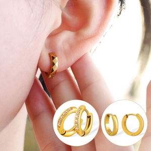 Aretes de Acero Inoxidable Personalizados al por Mayor, Resistentes al Agua, Chapados en Oro de 18k, con Diamantes Finos, Tipo Aro, para Mujeres y Adolescentes - Product Image 1