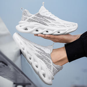 Baskets de sport décontractées pour hommes toutes saisons, respirantes, confortables, à semelle souple, pour la marche et la course, style tendance, à lacets, en maille - Product Image 5