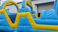 DFRL - Circuito de Obstáculos Deportivo para Niños, Personalizado, de Grado Comercial, PVC de 0.55 mm, 32 pies, Amarillo y Azul, con Soplador, Fácil de Instalar, 3 Años de Garantía