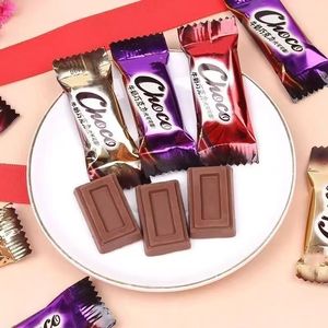 Cioccolato Natalizio Dolce all'Ingrosso con Frutta Secca per Riunioni Familiari, Confezione Multi-Colore Pronta da Gustare - Product Image 5