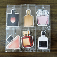 Distributeur promotionnel de désodorisants suspendus en papier pour voiture, carte aromatique personnalisée en forme de flacon de parfum avec boîte à messages