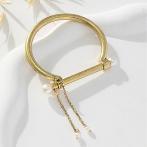Bracelet à pampilles en perles dorées avec fermoir magnétique, bijoux pour femmes, cadeau - Product Image 1
