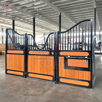 Porte coulissante en bois sur mesure pour écurie de chevaux, box d'écurie équestre pour ferme et club d'équitation