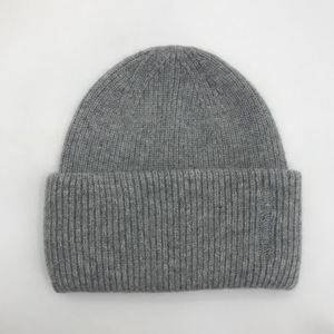 Gorro <span class=keywords><strong>de</strong></span> invierno con logotipo bordado <span class=keywords><strong>de</strong></span> letras personalizado al por mayor gorros <span class=keywords><strong>de</strong></span> punto con puños <span class=keywords><strong>de</strong></span> alta calidad - Product Image 5