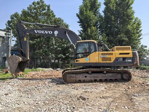 Excavatrice de grande taille VOLVO EC380 d'occasion, 38 tonnes, force de creusement puissante, cabine confortable pour la construction et l'exploitation minière - Product Image 1