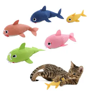 มาใหม่การออกแบบฉลามสัตว์เลี้ยงบดฟันเคี้ยวของเล่นแมว Catnip ของเล่นสําหรับแมวในร่มส่งเสียงดังเอี้ยแบบโต้ตอบแมวของเล่นตุ๊กตา