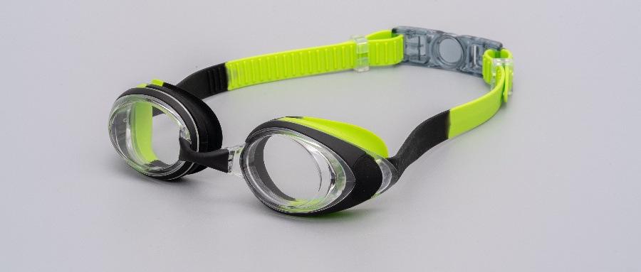 ดำ เขียว