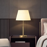 Lampe de table LED de style américain tout en cuivre, lumière ambiante blanc chaud 2700K - Design moderne de luxe pour chambre à coucher, chevet, salon
