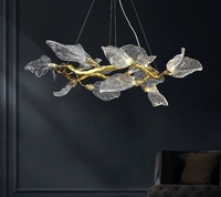Lustre en résine à branches torsadées dorées, avec pampilles en verre et pétales en verre artistique, suspension linéaire de luxe à LED