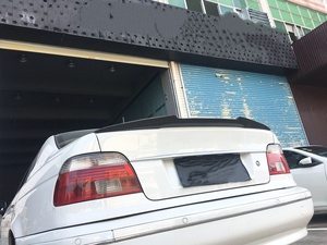 Aileron arrière en fibre de carbone pour <span class=keywords><strong>BMW</strong></span> <span class=keywords><strong>E39</strong></span> 525i <span class=keywords><strong>528i</strong></span> 530i 540i berline 1996-2003, finition brillante - Product Image 3