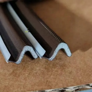 Joint d'étanchéité de porte en <span class=keywords><strong>mousse</strong></span> PU en forme de V extra long de 40 pieds, installation par vis, pour grands espaces, installation facile, anti-vent, chambre à coucher - Product Image 5