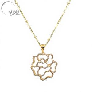 UM Jewelry - Collar con Colgante de Plata 925 con Circonita y Baño de Oro, Apto para Unisex/Hombres/Mujeres, Regalo para Uso Diario, Aniversario o Fiesta - Product Image 1