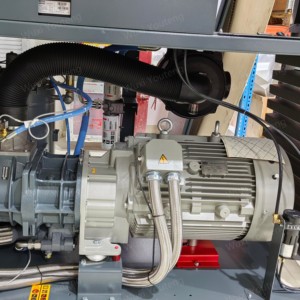 เครื่องอัดอากาศแบบสกรูอุตสาหกรรม <span class=keywords><strong>Atlas</strong></span> <span class=keywords><strong>Copco</strong></span> 90kw รุ่นเงียบ ใหม่เอี่ยม GA90VSD+ พร้อมปั๊มหลักและชุดเกียร์ แรงดันไฟฟ้า 380v แรงดัน 10 บาร์ - Product Image 2