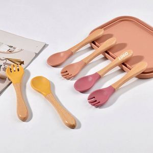 Tenedor de silicona y madera para bebés, cuchara suave de mango largo especial para niños, vajilla infantil - Product Image 1