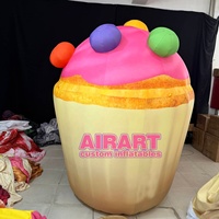 Aufblasbare Werbeplakatidee für Dessertläden: großer Kuchenballon, aufblasbarer Cupcake für die Dekoration von Food Festivals
