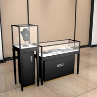 Finition miroir Laque Texture LED Compteur de bijoux Conception de logo intégré personnalisé Nettoyage facile Matériau MDF Marque de luxe Vitrine