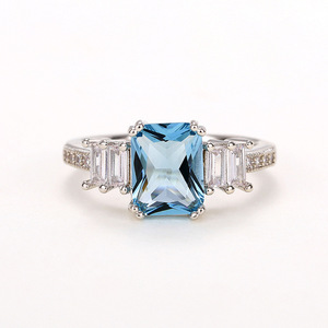 Anello di Fidanzamento con Zircone Blu Acqua per Donne, Elegante Gioiello da Dito alla Moda - Product Image 1