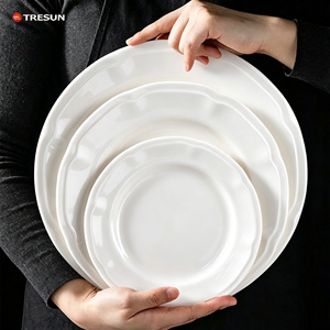 Assiette de Présentation Florale en Porcelaine Fine pour Mariage – Vaisselle Écologique Tendance pour Fêtes de Mariage - Product Image 3