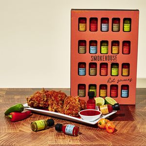 Set de Regalo de Salsas Picantes Modernas y Exclusivas Smokehouse: Sabores a Ajo, Hierbas, Tocino, Habanero Extremo y Pimiento Fantasma, 20 Piezas - Product Image 6