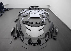 Kit carrosserie pour Lamborghini Aventador LP700 : Améliorations Aventador pour pare-chocs avant et arrière, capot, jupes latérales, carrosserie large et diffuseur - Product Image 2