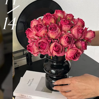 Retro Angola Rote Künstliche Rosen mit Verbrannten Kanten Blumenstrauß Hochzeits-Heimdekoration Tischarrangement Handgehaltene Blumen DIY