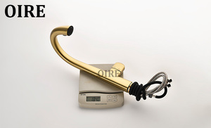 Oire Nouveau robinet de cuisine de luxe en laiton doré à rotation à 360 degrés à double mode Robinet d'évier encastré pour hôtels - Product Image 6