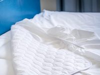 Couvre-matelas de camp de taille de lit matelassé convient à la plupart des lits de camping lits superposés R/V lits superposés pour bateaux, lits à roulettes